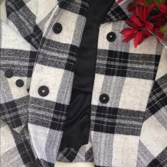 Lulumari plaid coat - Picture 6 of 7